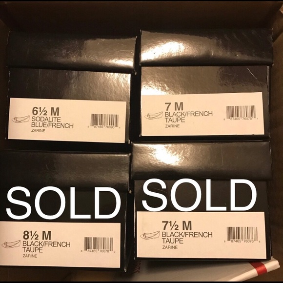 BCBG Paris Zarine Suede Flats. Run 1/2 Sz Small - Picture 3 of 3